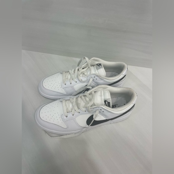 Nike Dunks - Picture 4 of 6